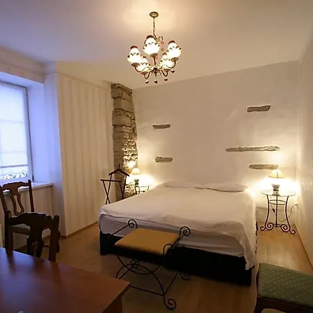 Hotel Olevi Residents