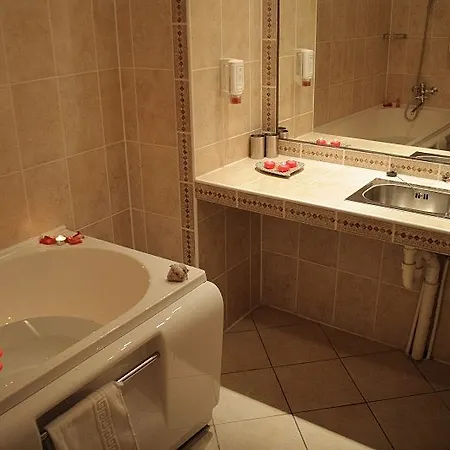 Olevi Residents Hotell 3*